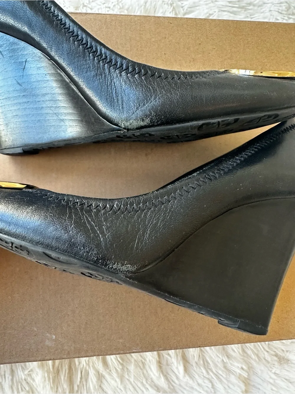 Tory Burch Black Leather Wedge Pumps Gold Double T Logo Shoes Women’s Size 5.5